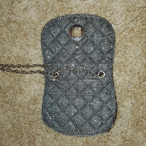 Crossbody Chain strap evening purse. Lined Silver quilted pattern shiny - Picture 4 of 7